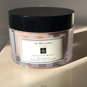 Jo Malone London Geranium & Walnut Body Scrub